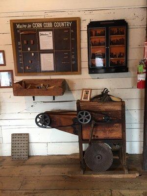 A corn sheller to remove excess corn kernels