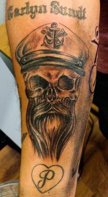 Black n gray Captain skull