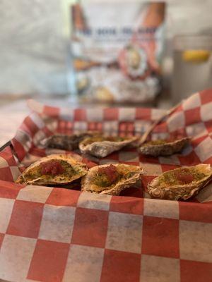 Steamed garlic and butter oysters