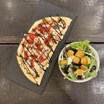 Ali pizza & side salad