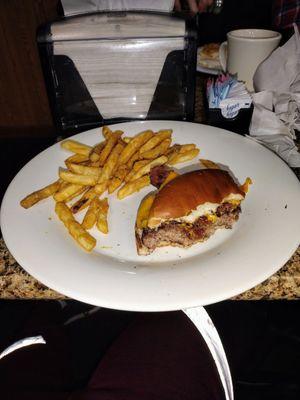 Bacon cheeseburger with fries