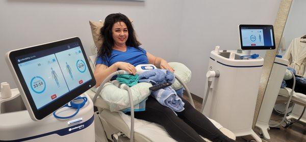 With CoolSculpting ELITE you can receive four treatments at one time!