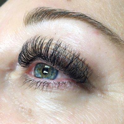 Volume lashes