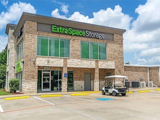 Beauty Image - Extra Space Storage at 3737 Frankford Rd, Dallas, TX 75287