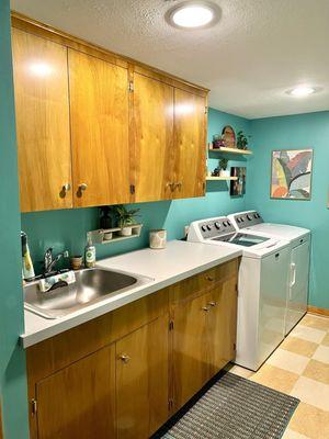 Cabinets that perfectly match our mid-century kitchen cabinets.