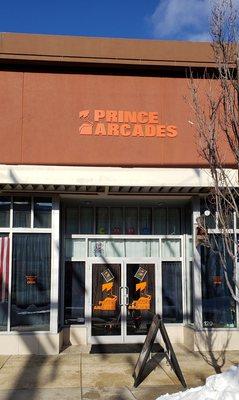 Prince Arcades is a fun little diversion tucked inside the Bolingbrook Promenade. They've got 8-9 legit pinball tables