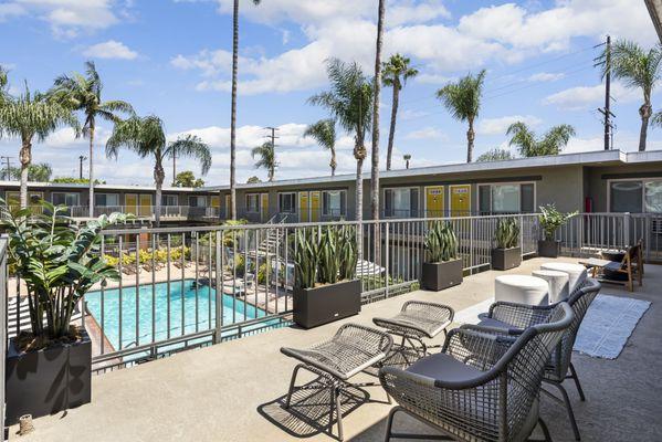 California Palms Apartments