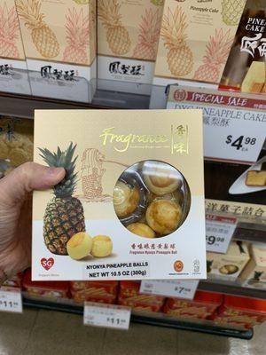 Love this Singapore brand pineapple cake! Very soft and not too sweet! (12/18/21)