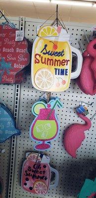 Super cute summertime party decor