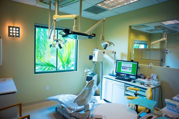 Delray Beach high-tech dental and gum treatment office