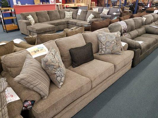 This sofa I found at Kronheims for a couple hundred dollars more. Only $998 at Rooms Today. And same day delivery.