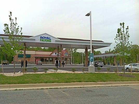 New Royal Farms on 43 by @mikenova