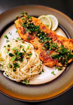 Homecooked ~ CHICKEN PICCATA w Angel hair.   Simply delisio-so !