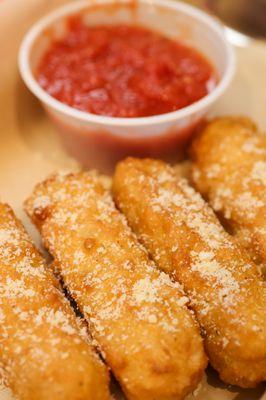 Mozzarella sticks !