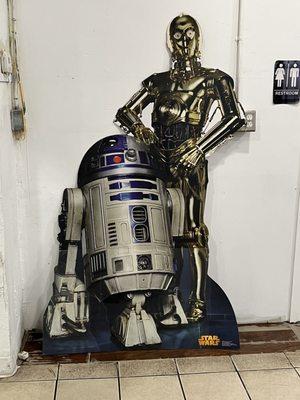 R2 and C-3PO welcome