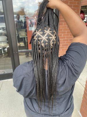 Knotless braids with triangle parts