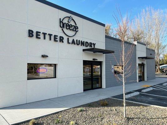 Easy parking off state street, makes our laundromat the go to!