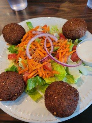 Falafel salad - yum!!!