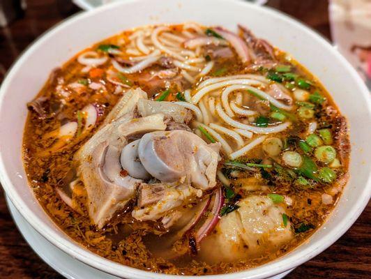 Bun bo hue