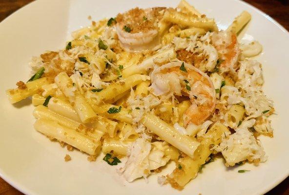 Crab and Shrimp Mac & Cheese