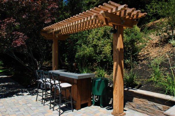 Bar Under Decorative T-Arbor