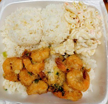 Wth is this? I ordered a large garlic shrimp plate, got the same amount of shrimp as a mini plate with only 1 extra scoop of rice