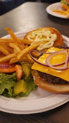 Cheeseburger and fries.