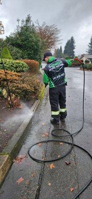 Pressure washing in Eugene Oregon.