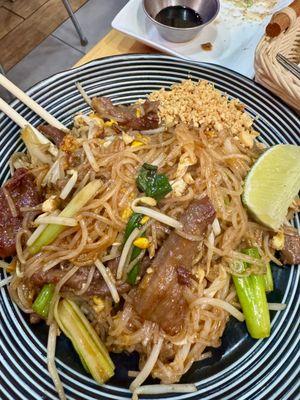 Pad Thai with beef