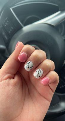 Dip nails with design