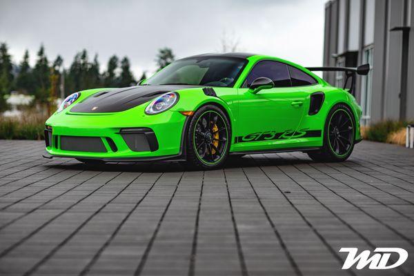 A Porsche GT3RS in vibrant Lizard Green paint with full body coverage of STEK DYNOshield.