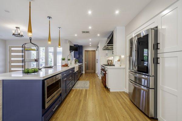 Sherman Oaks, CA Transitional Kitchen Remodel