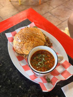 Torta de birria