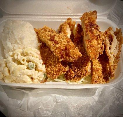 Chicken Katsu mini-plate w/ steamed rice & macaroni salad on side, nice stuff.