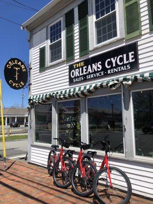 ON MAIN STREET IN ORLEANS - BIKE TRAIL BEHIND STORE - PERFECT FOR BIKE RENT-and-RIDE