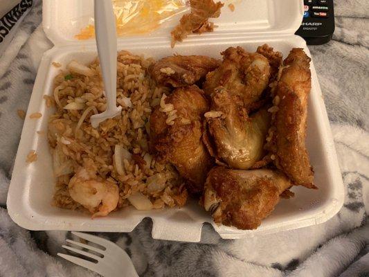 Fried Chicken Wings with Shrimp fried rice