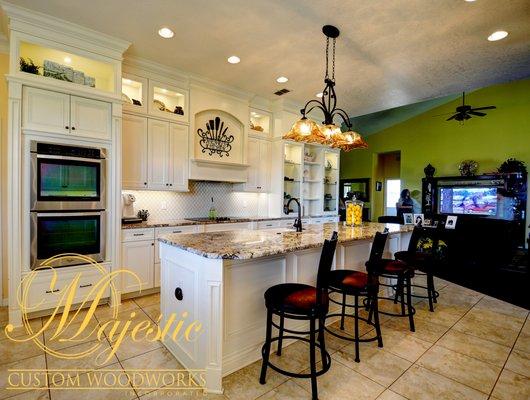 Custom Kitchen Design and Cabinerty
 
 www.MajesticCustomWoodwor­ks.com
 
 #kitchenideas #kitchencabinets #cabinetry #customcabinety