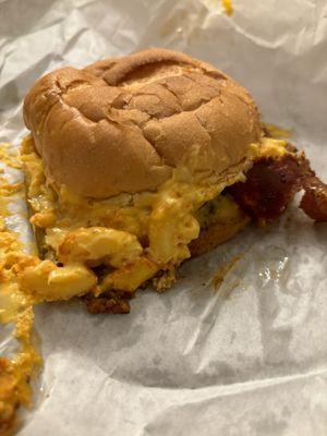 SCORCHIN' HOT MAC & CHEESE BURGER