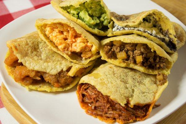 Gorditas de Chicharron,Deshebrada en chile colorado, Picadillo con papas