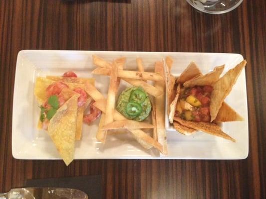 Appetizer: Guacamolie, Shirmp, and Mango-salsa + Chips. All Was GreatQ