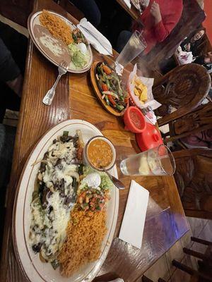 Bistec con Rajas y Queso Steak Fajitas