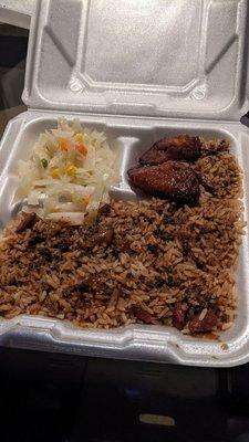 Cabbage, rice and peas, with plantains