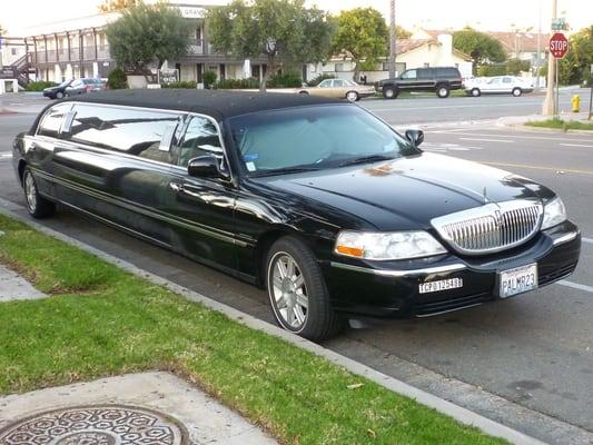 10 Pax Lincoln Stretch Limo