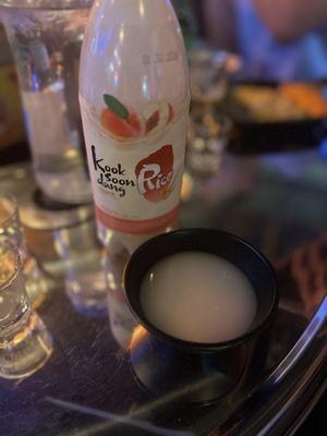 Peach makgeolli