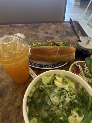 Passionfruit Sweet Tea, Banh Mi Tofu with no mayonnaise, and 18. Pho Khong Thit with veggie broth