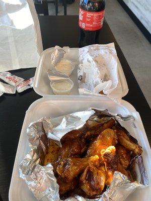 12 piece combo of sweet chili wings. Absolutely slapped. Will be back.