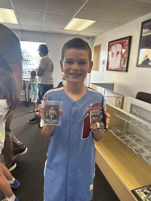 William pulled the Bowman Chrome Tom Brady RC out of one sealed pack!!!! We are grading it for him with PSA.