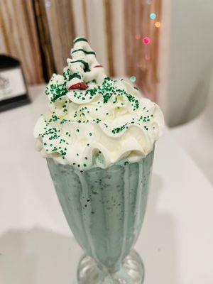 Christmas tree Special mint chip milkshake