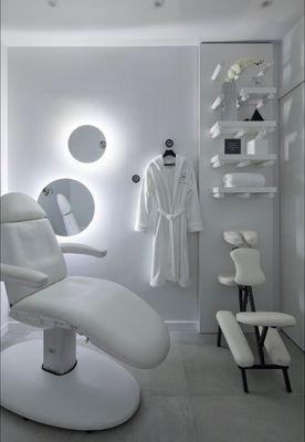 Our QuickSlim cryosculpting and cryo-facial room.