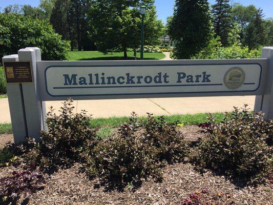 Mallinckrodt Park